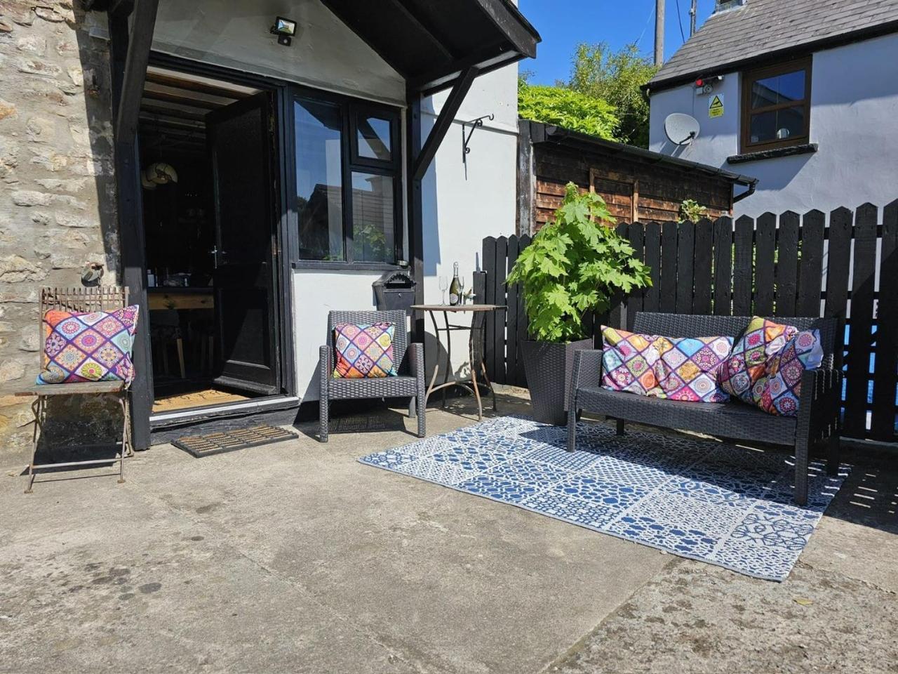 The Cottage Govilon Extérieur photo